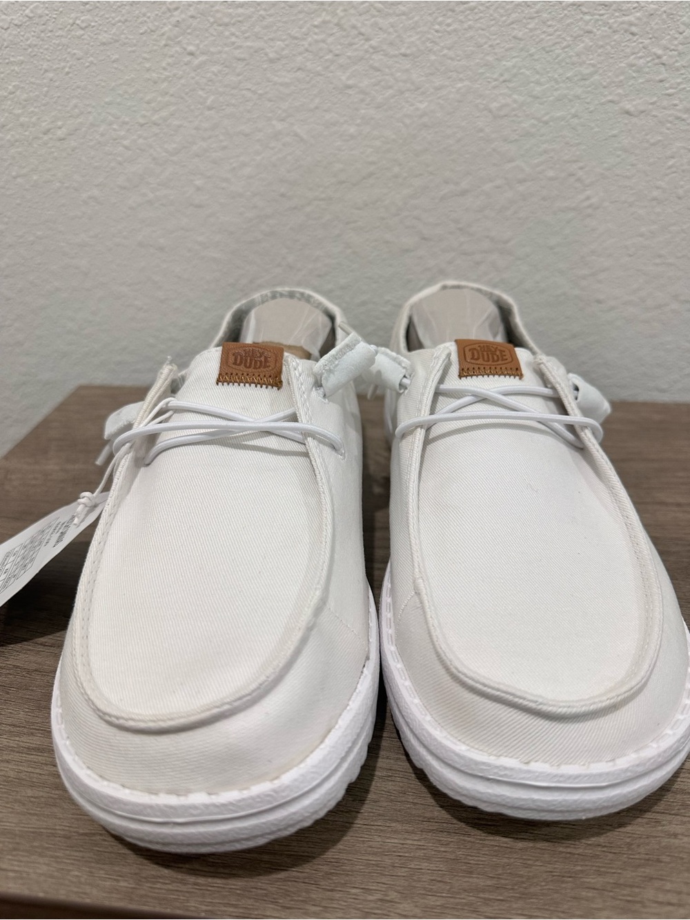 Hey Dude White Wendy canvas